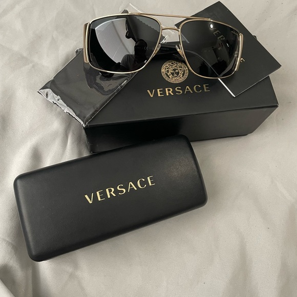 Versace Shades - Picture 2 of 5